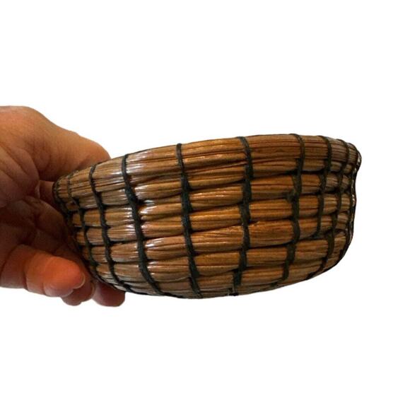 Hand Made And Sewn Pine Needle Basket 9”x5”x2” - Picture 4 of 8